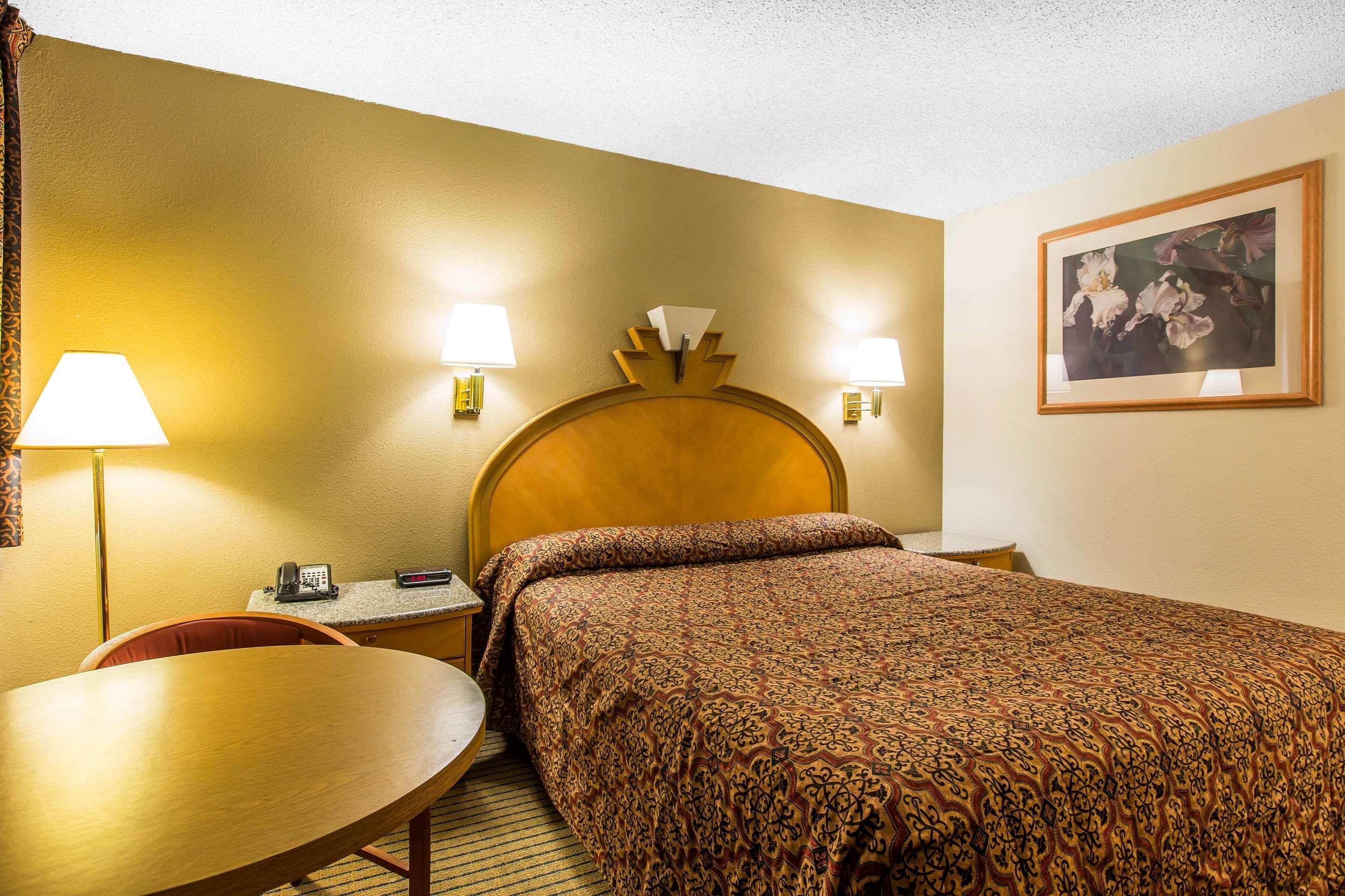 Travelodge By Wyndham Imperial - 2*