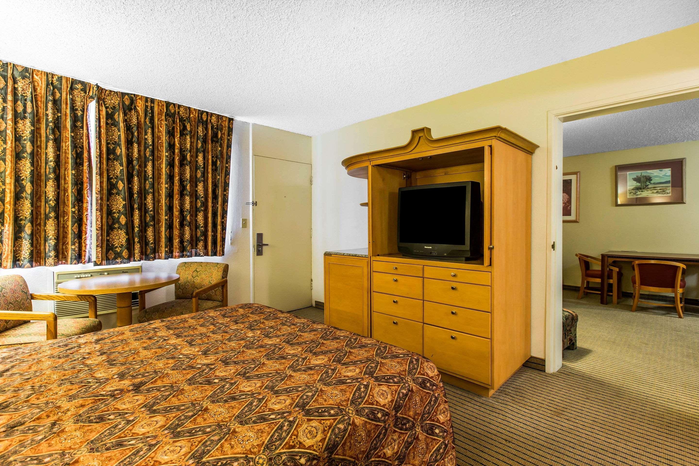 Travelodge By Wyndham Imperial -