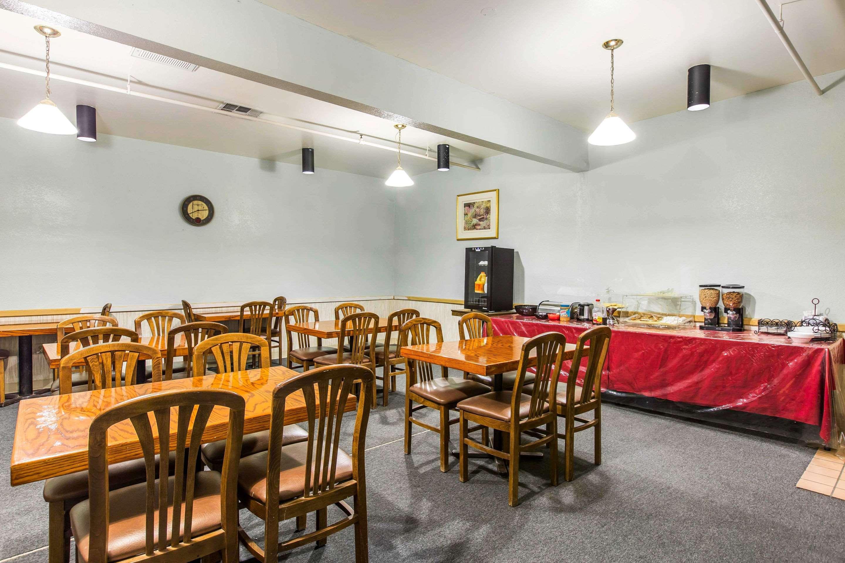 Travelodge By Wyndham Imperial - 2*