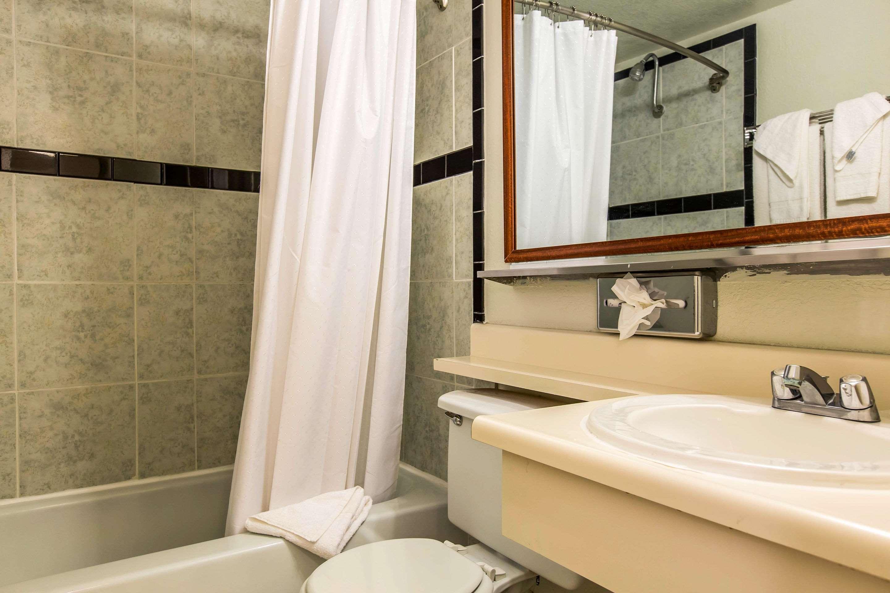 Travelodge By Wyndham Imperial - Motel