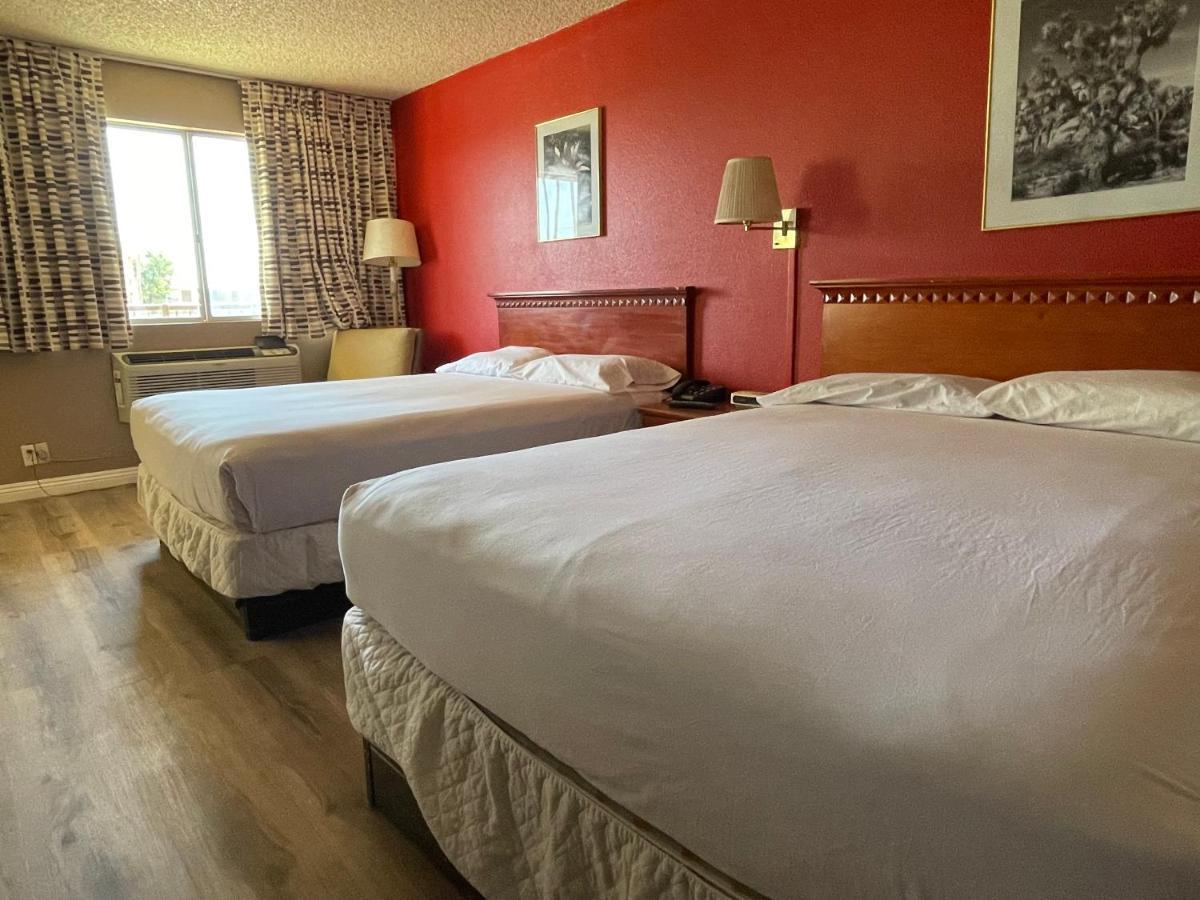 Travelodge By Wyndham Imperial -