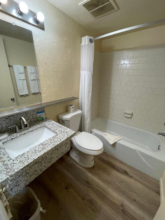 Motel Travelodge By Wyndham Imperial - 2*